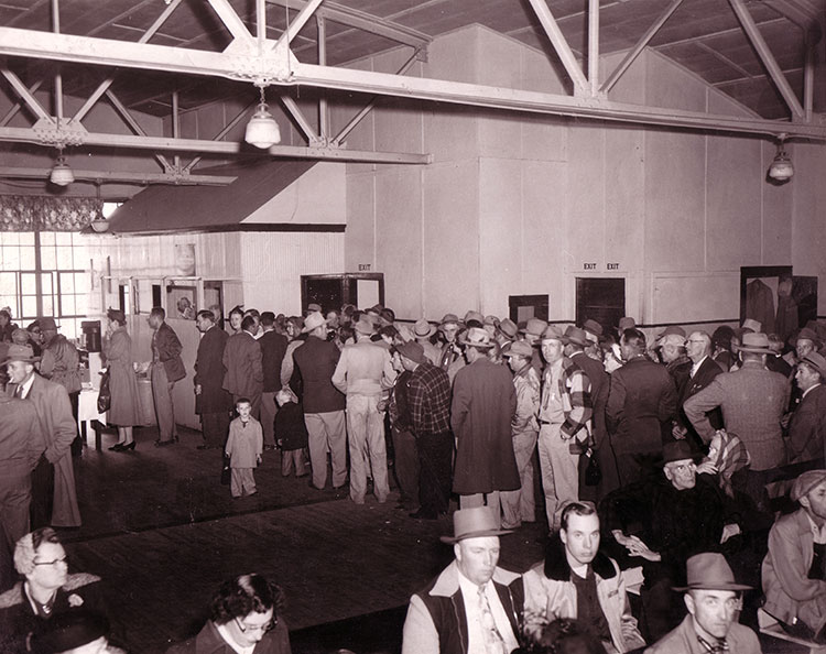 Historical picture of a CHS SunPrairie annual meeting